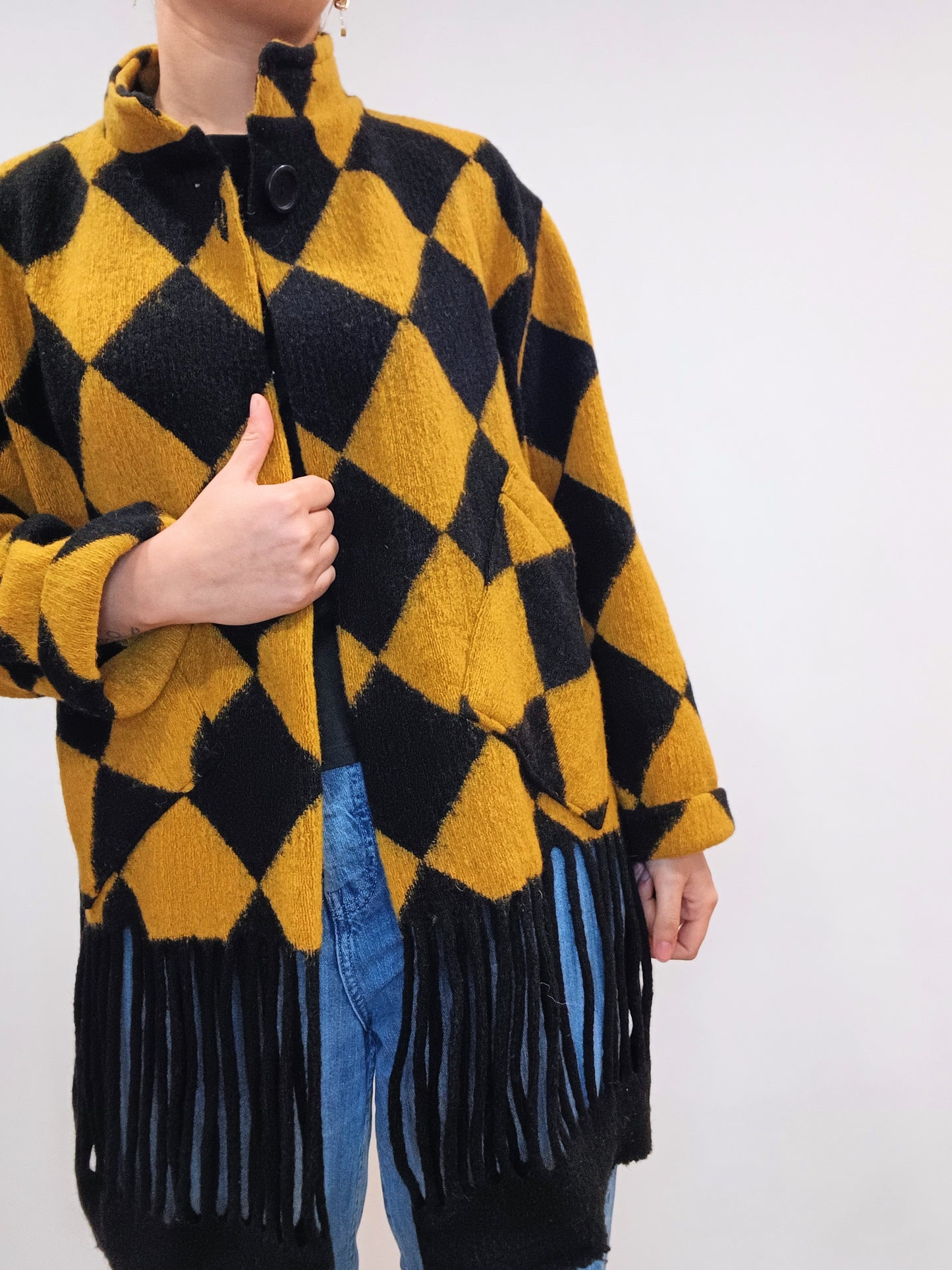 AMARELO